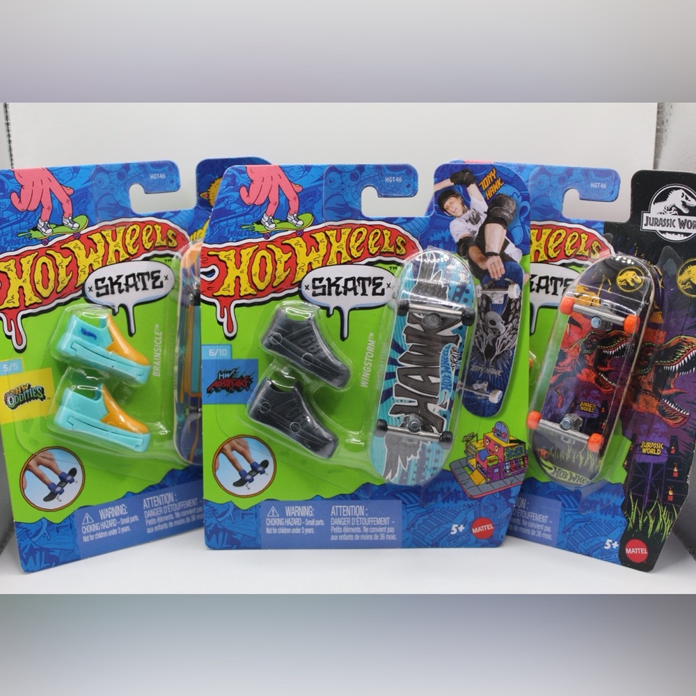 Hot Wheels Skate Toy Set- Jurassic World, Tony Hawk Collection